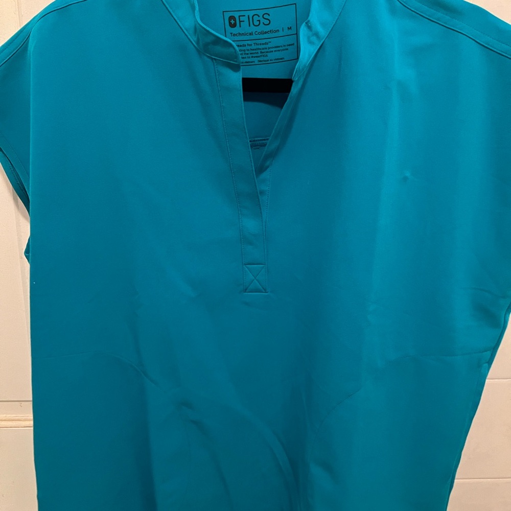 Figs Women's Vibrant Blue Blouse - Picture 2 of 4